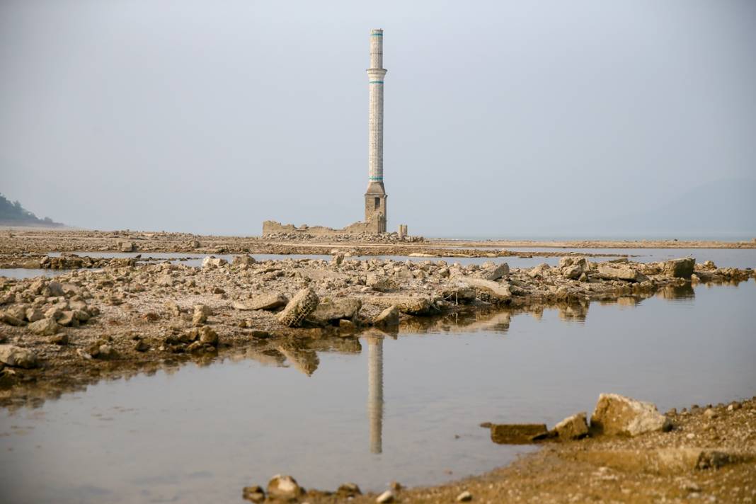 Kuruyan barajın altından çıkanlar şaşırttı! İklim krizinin sonuçları çok ağır olacak 18